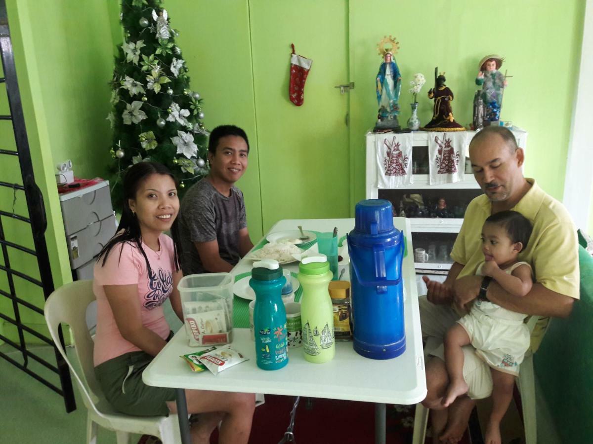 Green Bamboo Transient House Iloilo Esterno foto